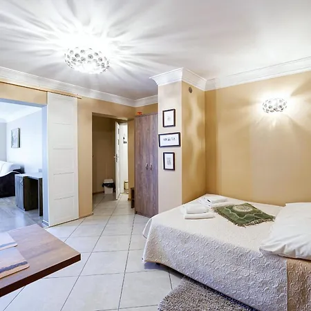 Stratos Bed & Breakfast