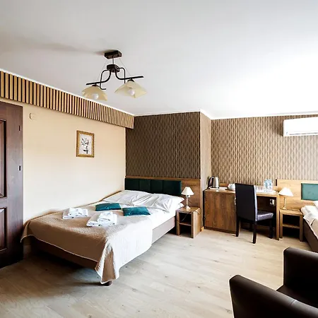 ベッド・アンド・ブレックファスト Stratos 3*