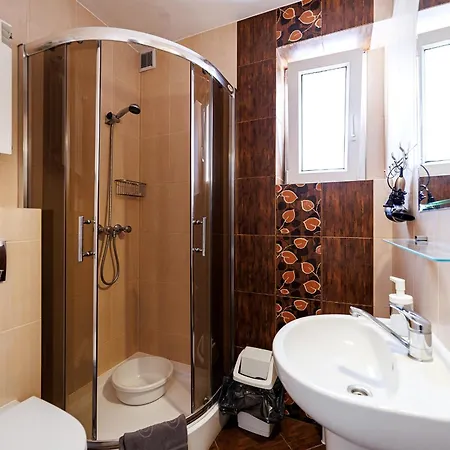 ベッド・アンド・ブレックファスト Stratos