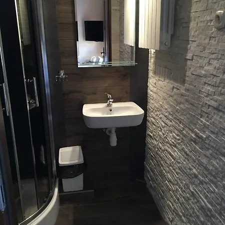 Stratos ベッド・アンド・ブレックファスト